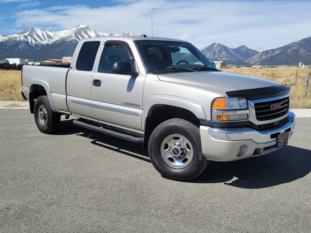 2005 GMC Sierra 2500HD