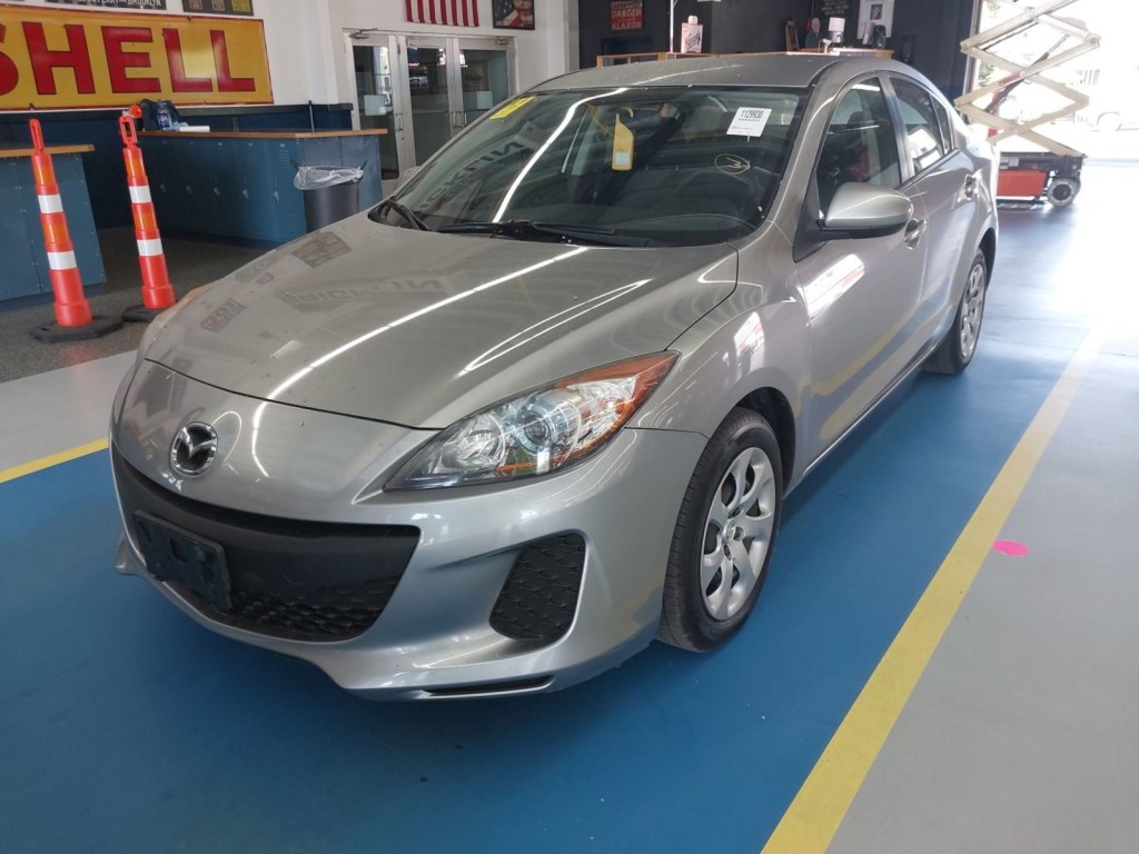 2013 Mazda MAZDA3