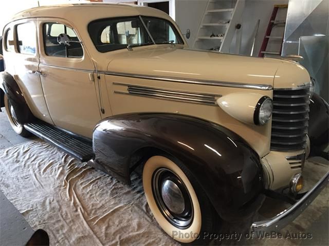 1937 Oldsmobile Six 