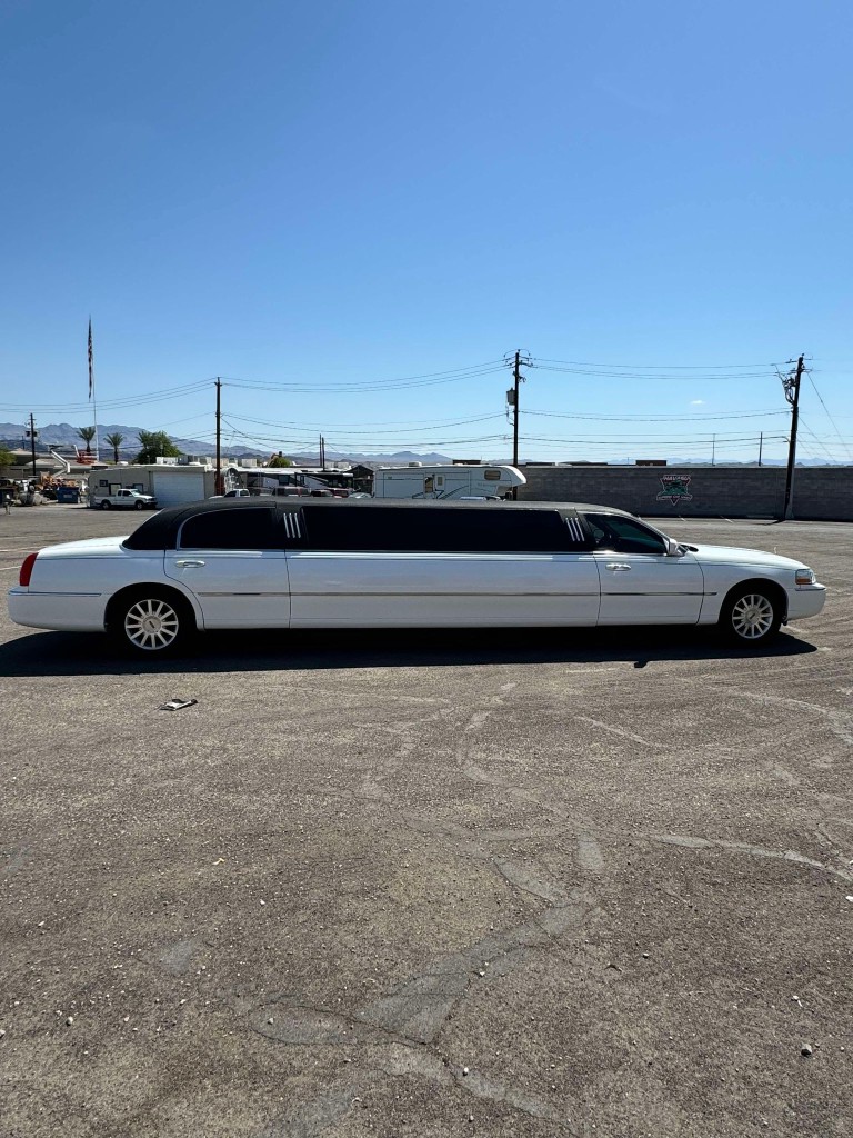 2007 LINCOLN TOWN CAR LIMO