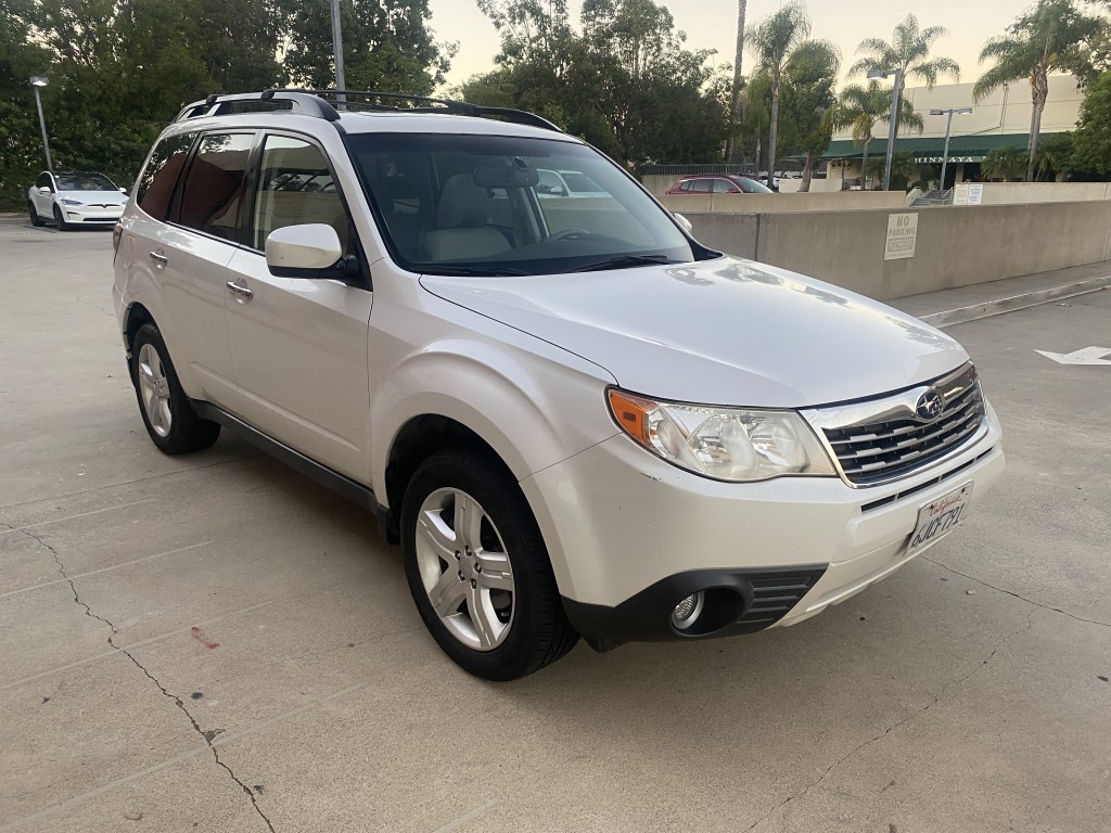 2010 Subaru Forester X Limited photo 2