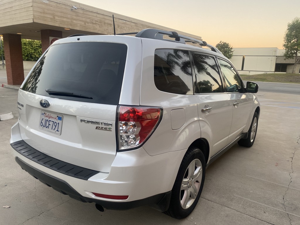 2010 Subaru Forester X Limited photo 4