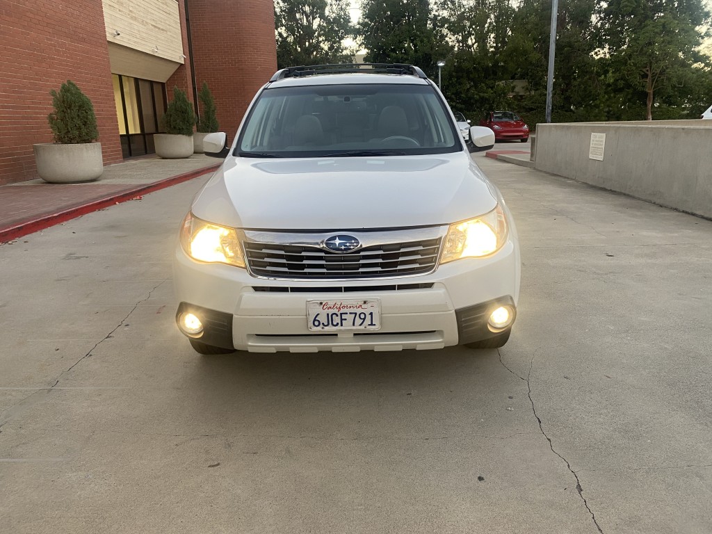 2010 Subaru Forester X Limited photo 8