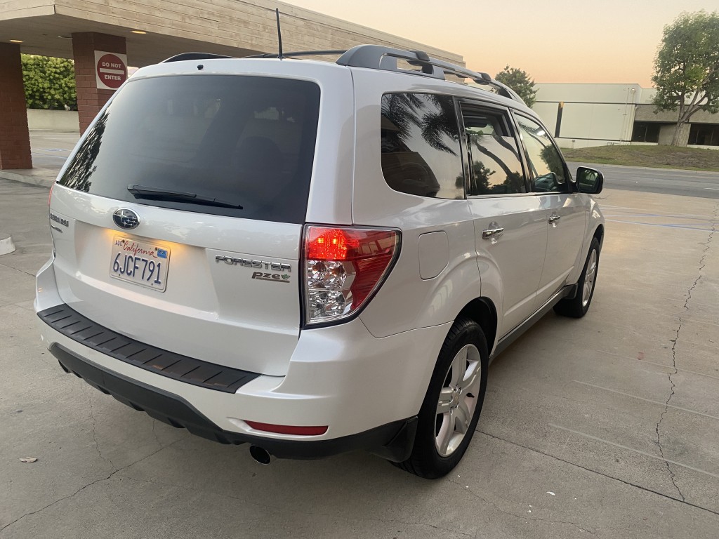 2010 Subaru Forester X Limited photo 10