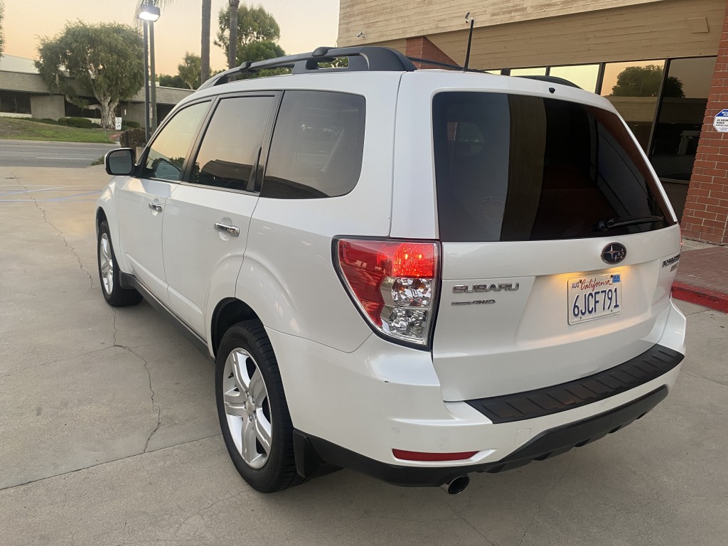 2010 Subaru Forester X Limited photo 9