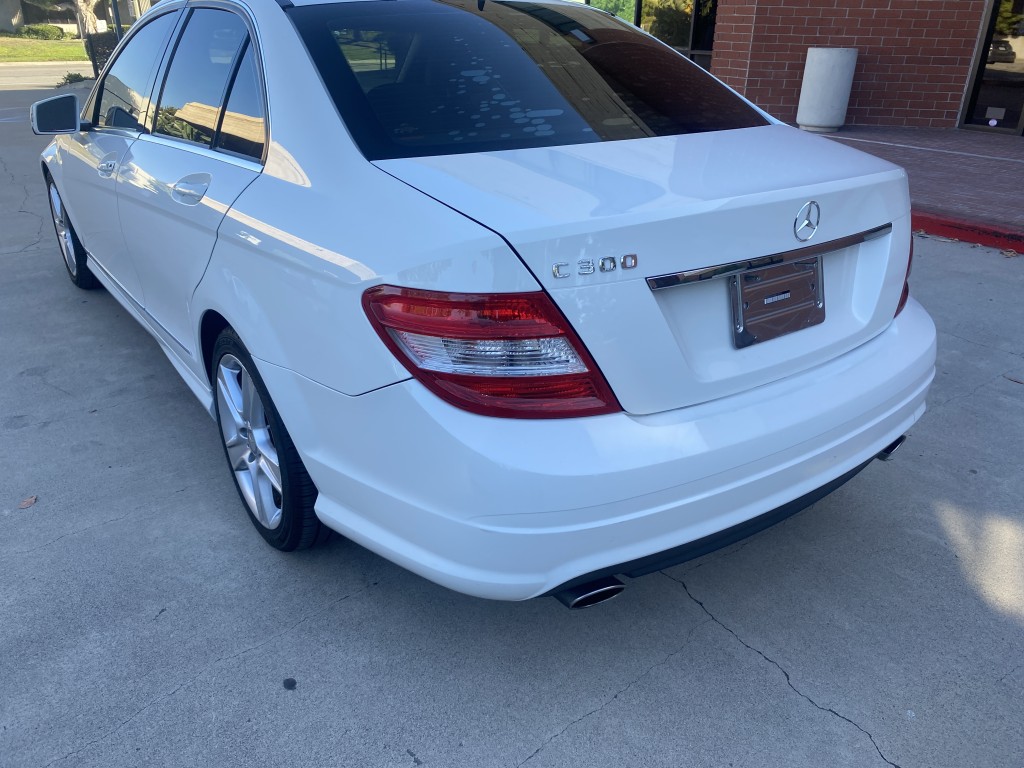 2010 Mercedes-Benz C-Class C300 Luxury photo 6