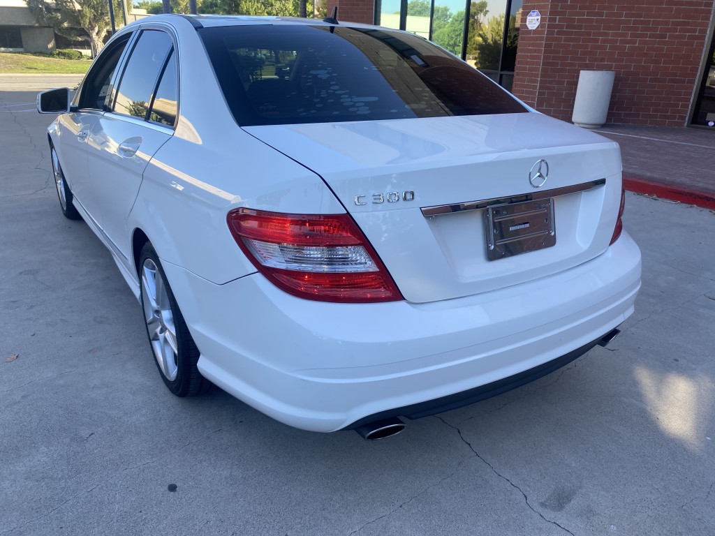 2010 Mercedes-Benz C-Class C300 Luxury photo 11