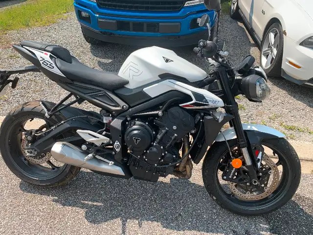 2024 Triumph Street Triple R 765