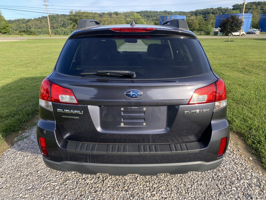 2011 Subaru Outback I Limited photo 8