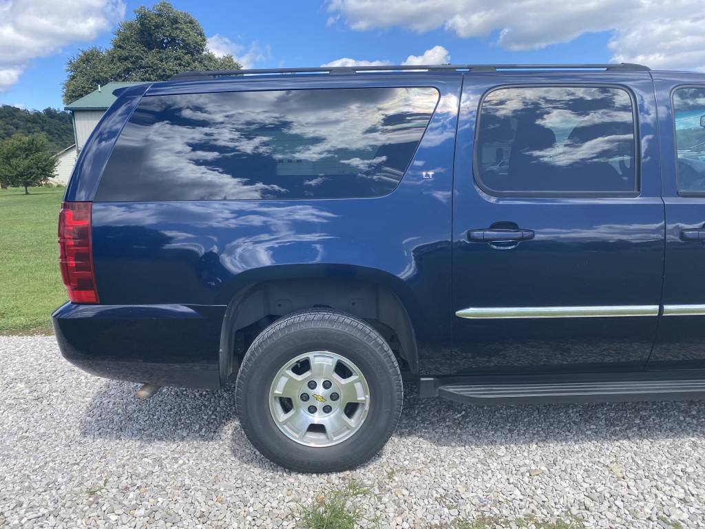 2007 Chevrolet Suburban LS photo 5