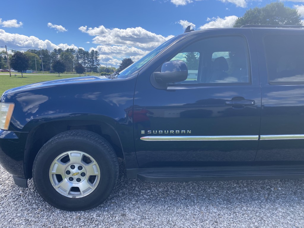 2007 Chevrolet Suburban LS photo 10