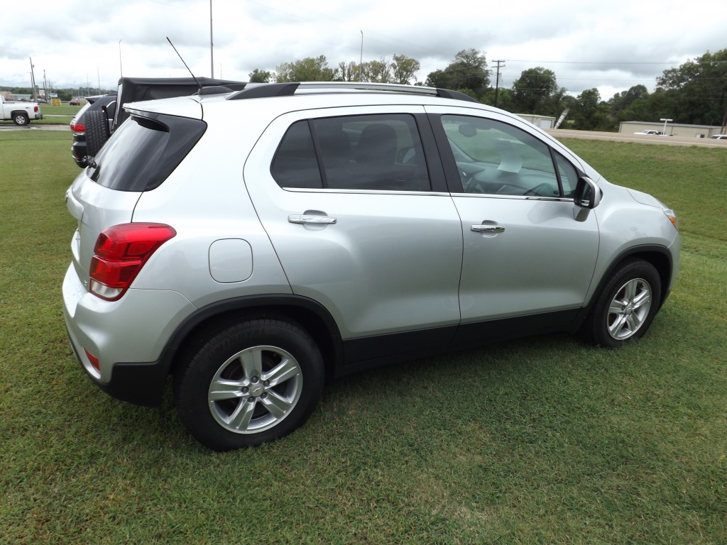 2018 Chevrolet Trax LT photo 2