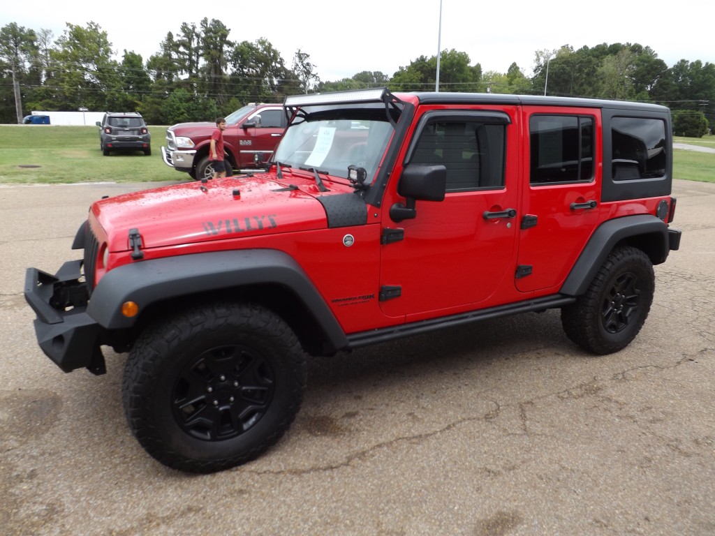 2018 Jeep Wrangler JK Unlimited Willys Wheeler photo 2