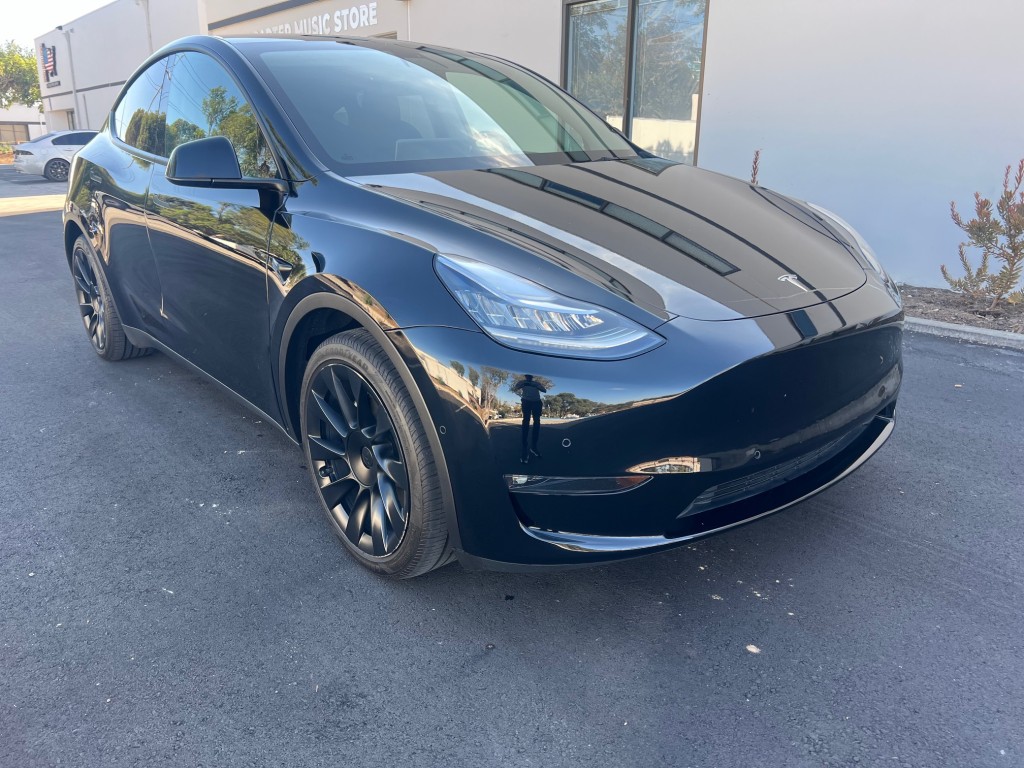 2021 Tesla Model Y Long Range photo 2