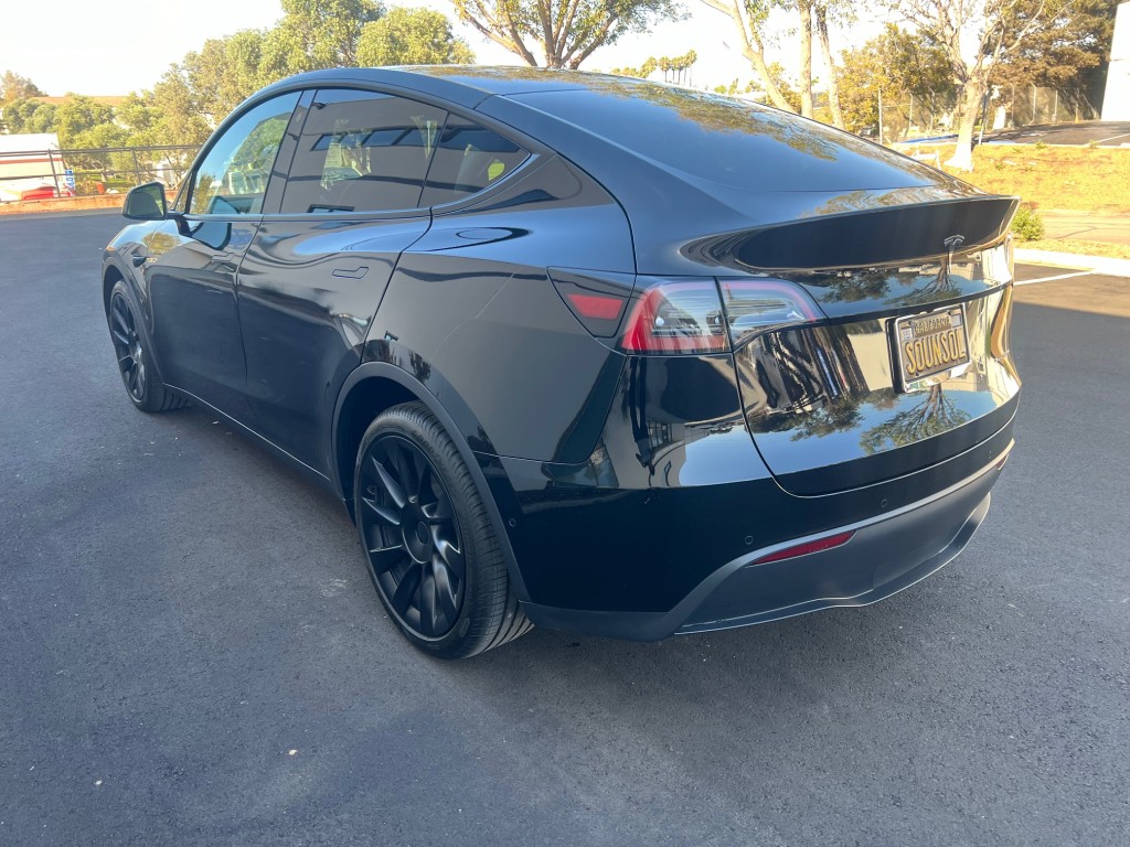 2021 Tesla Model Y Long Range photo 4