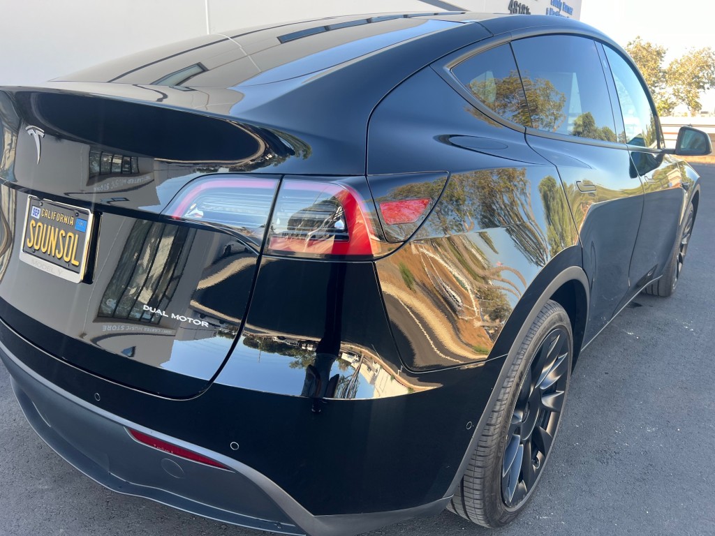 2021 Tesla Model Y Long Range photo 8