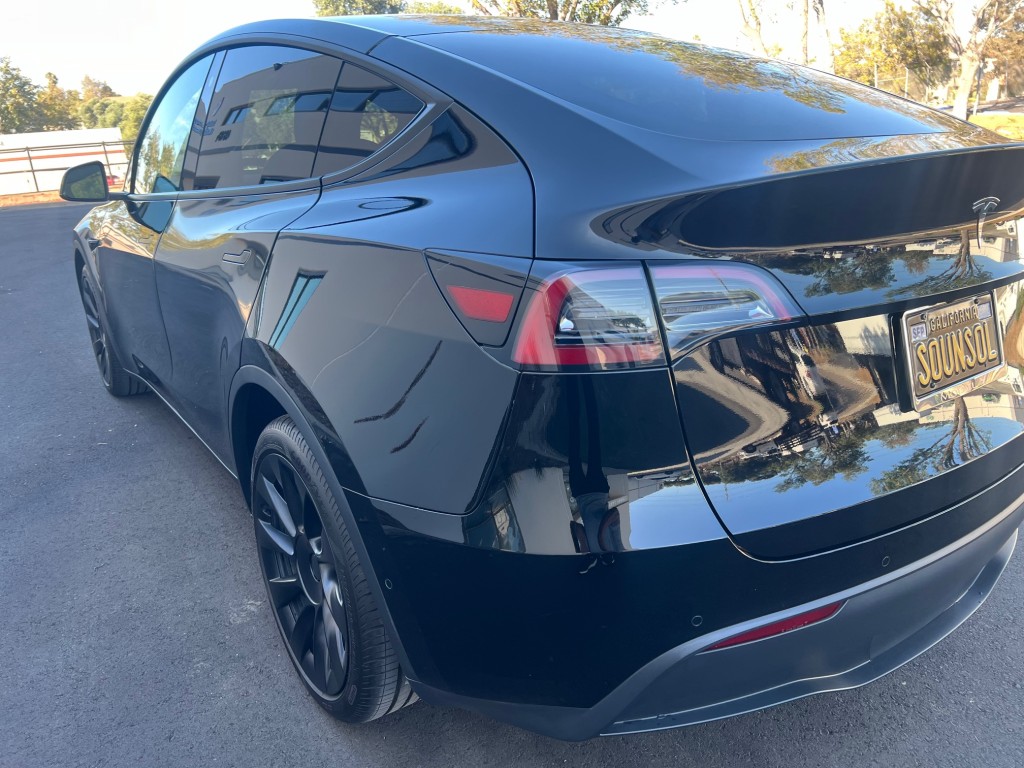 2021 Tesla Model Y Long Range photo 10