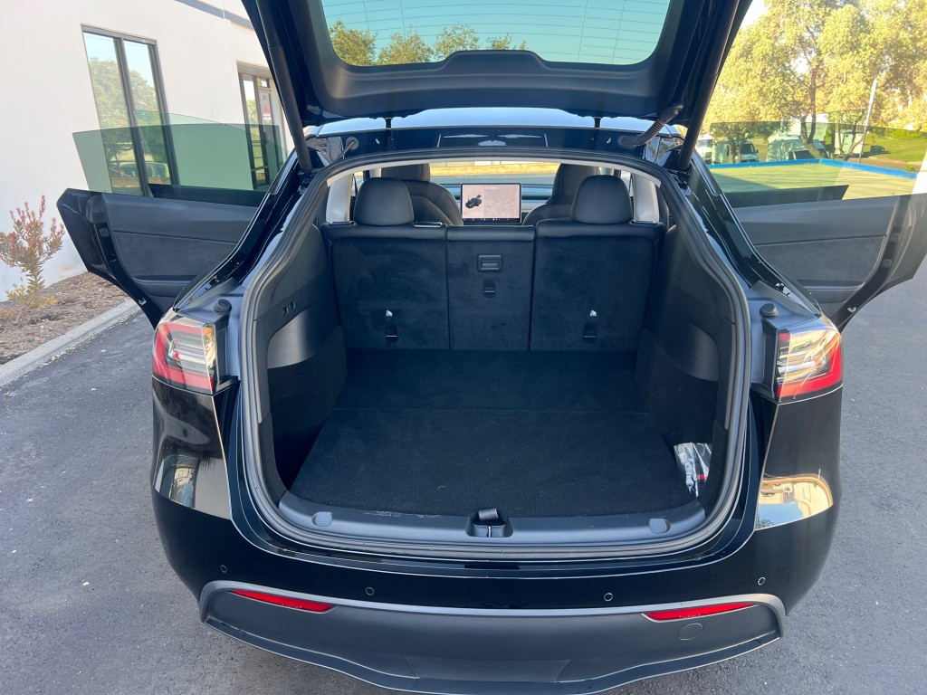 2021 Tesla Model Y Long Range photo 19