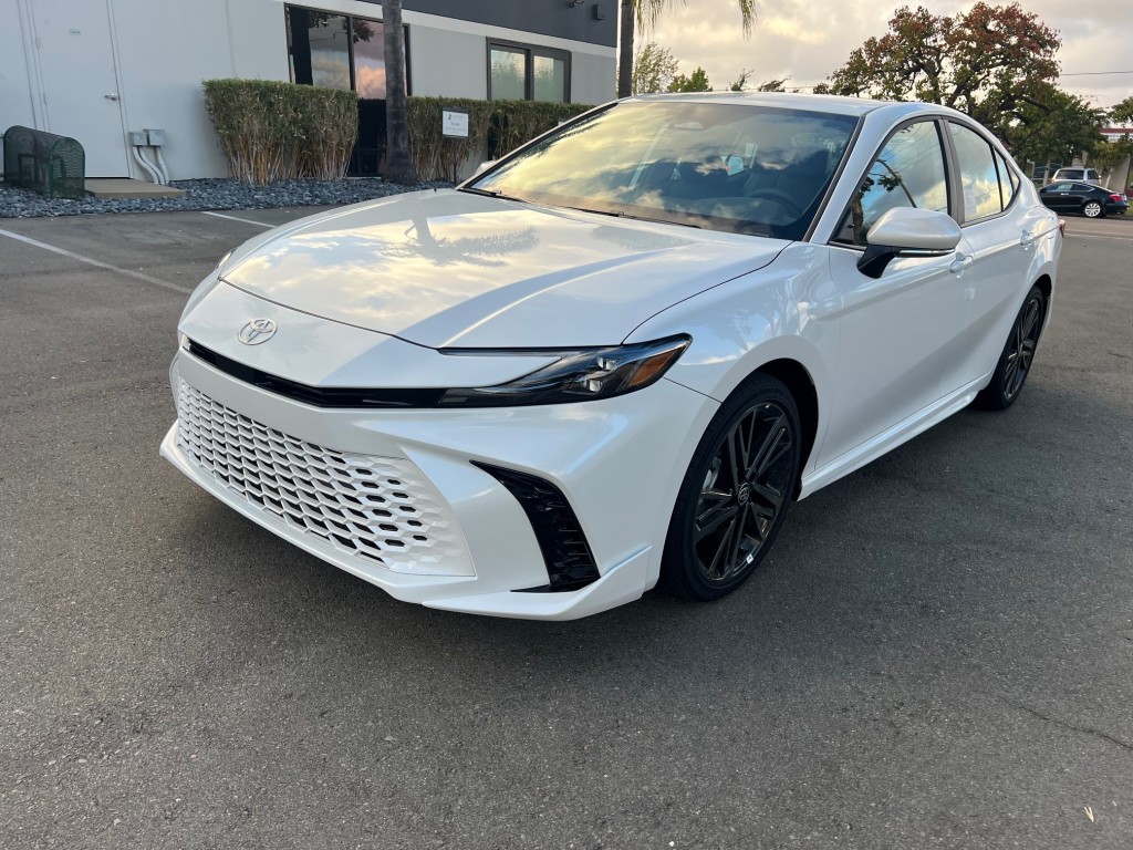 2025 Toyota Camry Hybrid