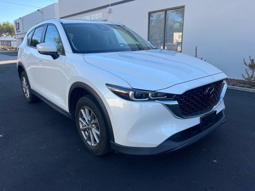 2022 Mazda CX-5 S Preferred package photo 2