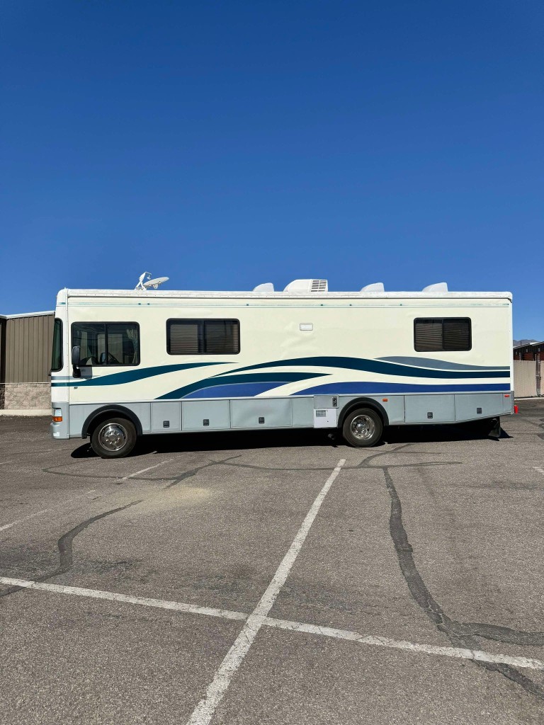 1999 FLEETWOOD FLAIR 30H