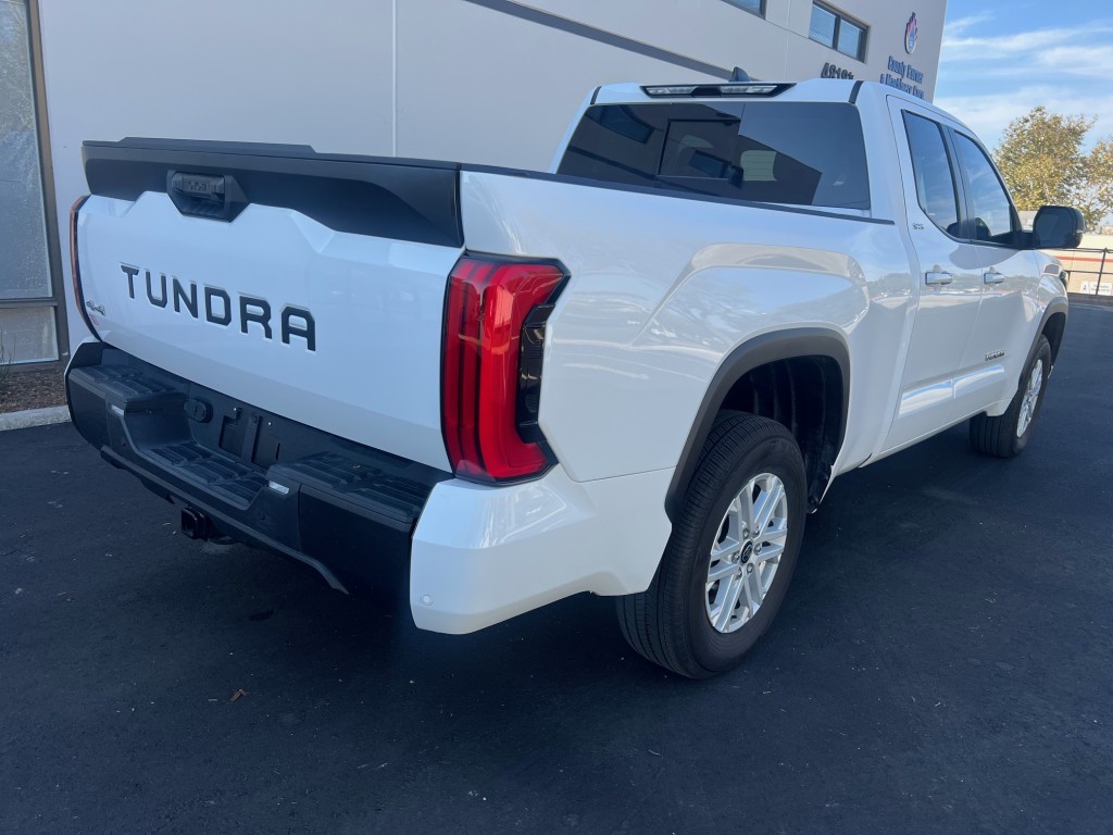 2024 Toyota Tundra SR5 photo 3