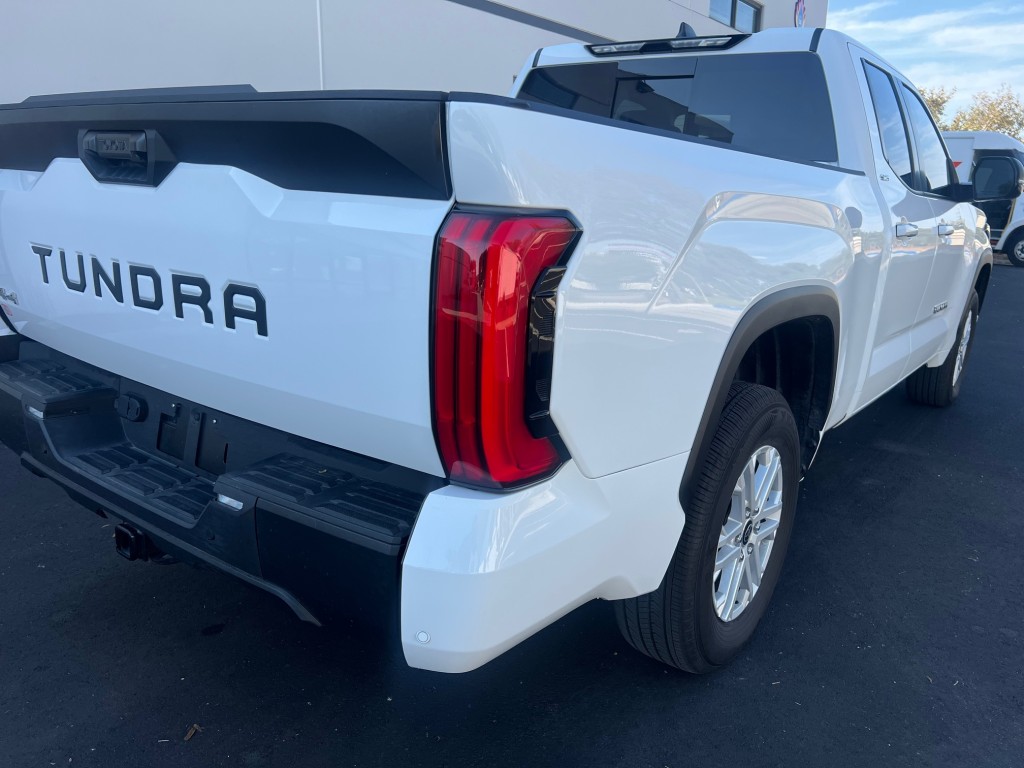 2024 Toyota Tundra SR5 photo 8