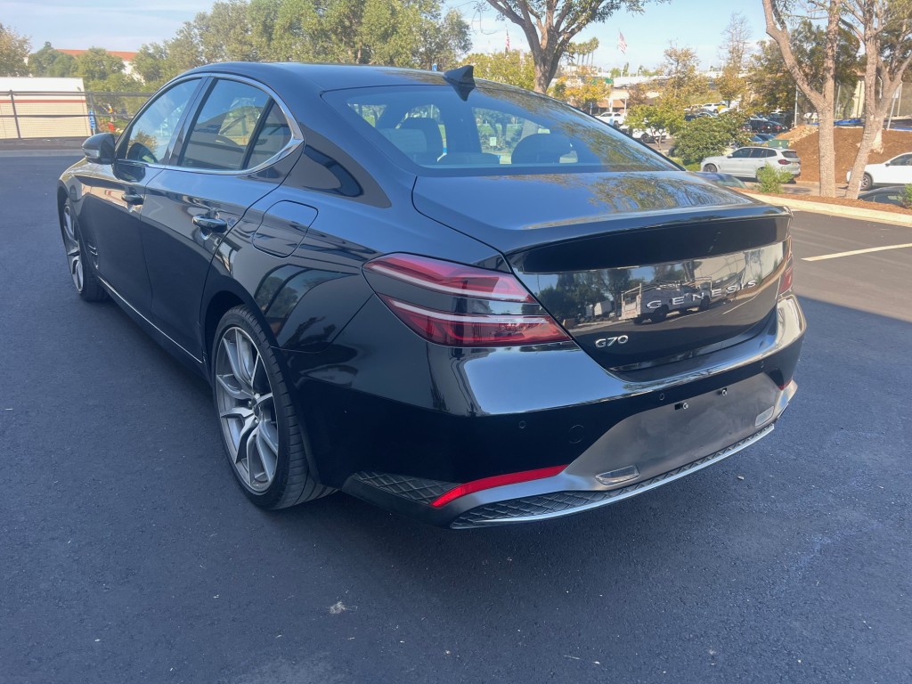 2022 GENESIS G70 Standard photo 4