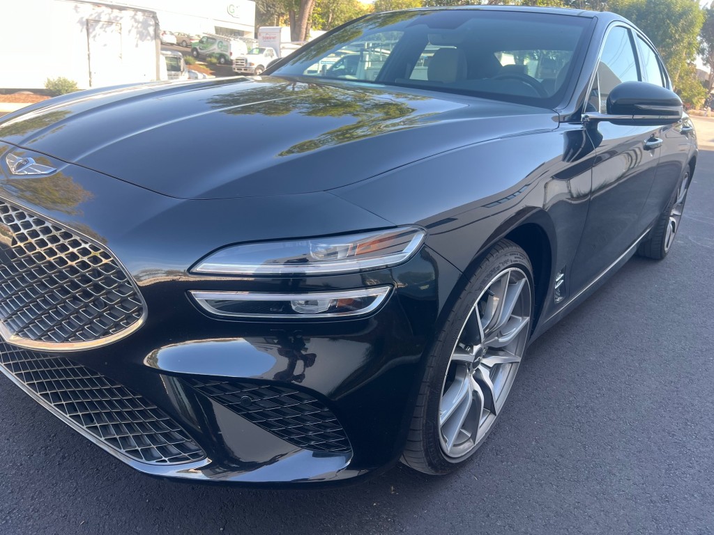 2022 GENESIS G70 Standard photo 6