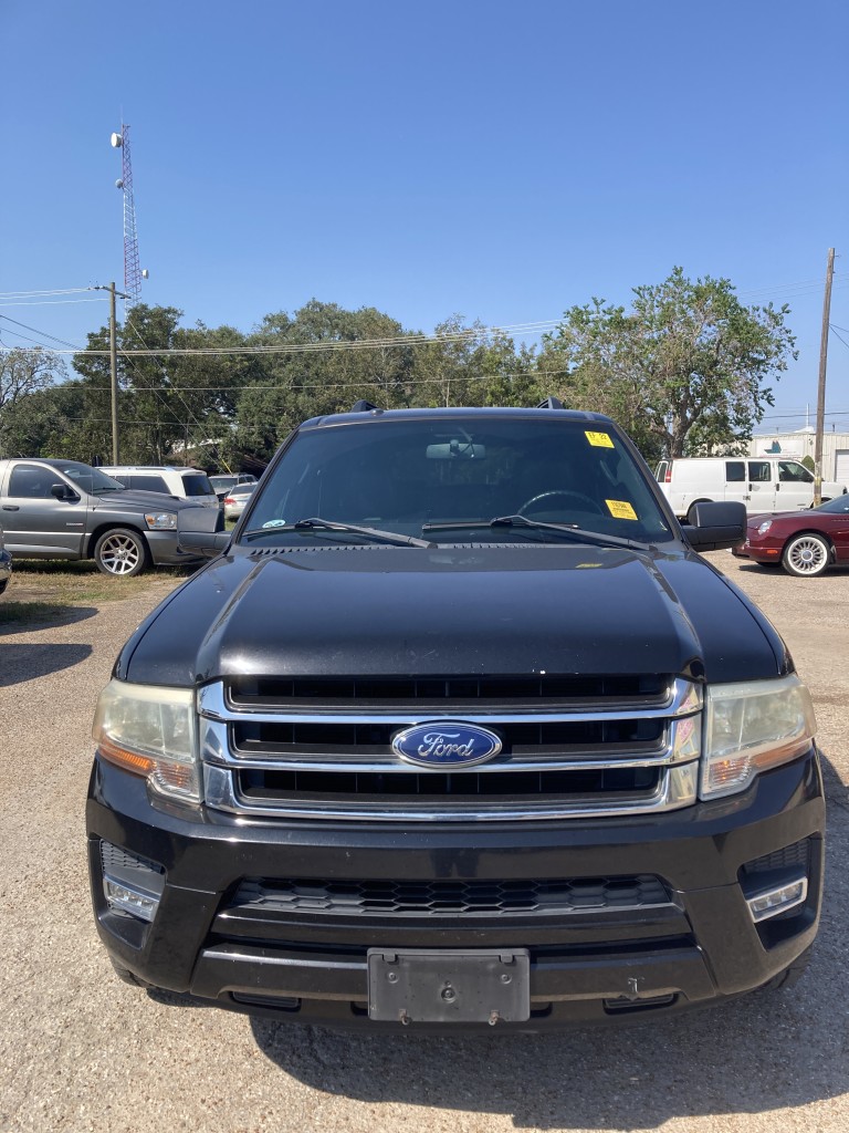 2015 Ford Expedition XLT photo 2