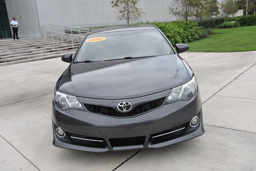 2014 TOYOTA CAMRY