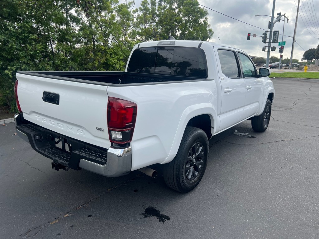 2022 Toyota Tacoma SR5 photo 3