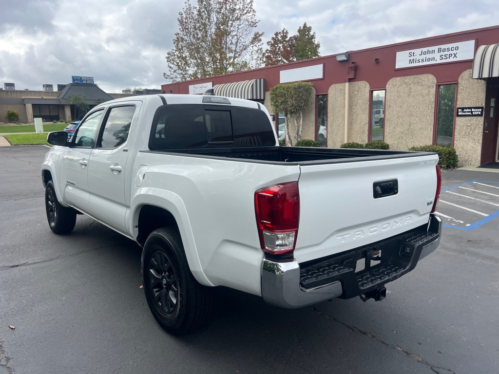 2022 Toyota Tacoma SR5 photo 4