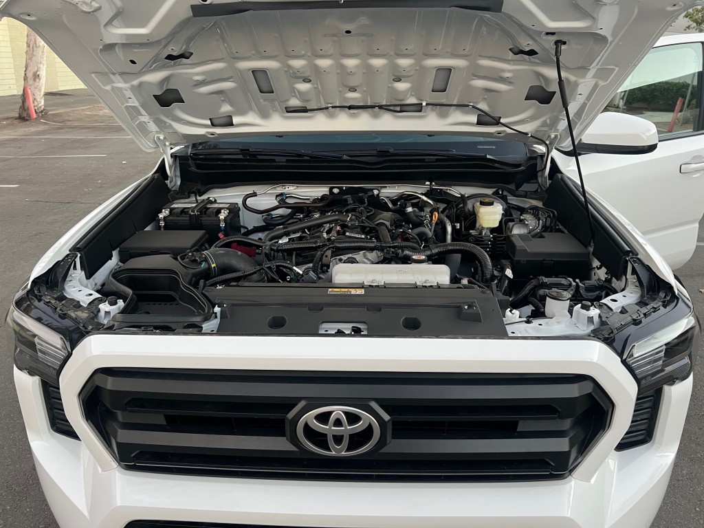 2024 Toyota Tacoma SR5 photo 17