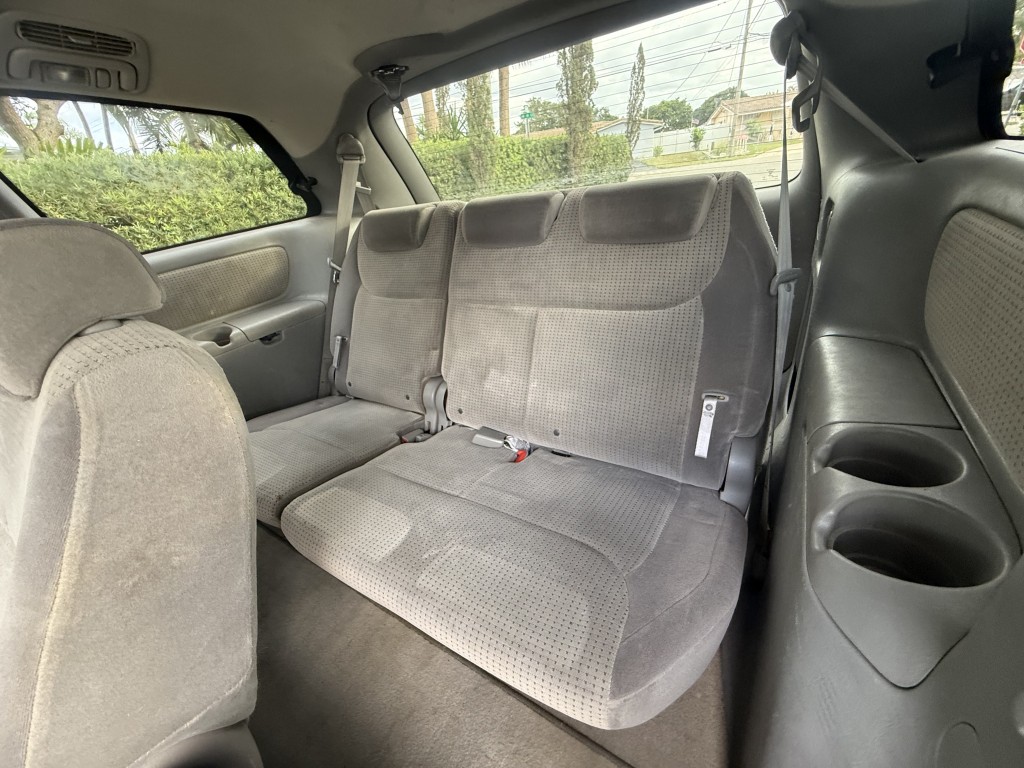 2009 Toyota Sienna CE photo 19