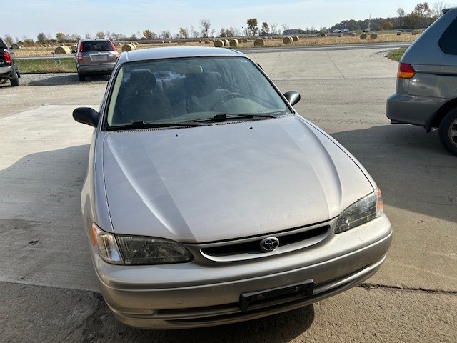 2000 Toyota Corolla