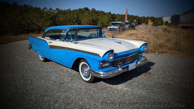 1957 Ford Fairlane 