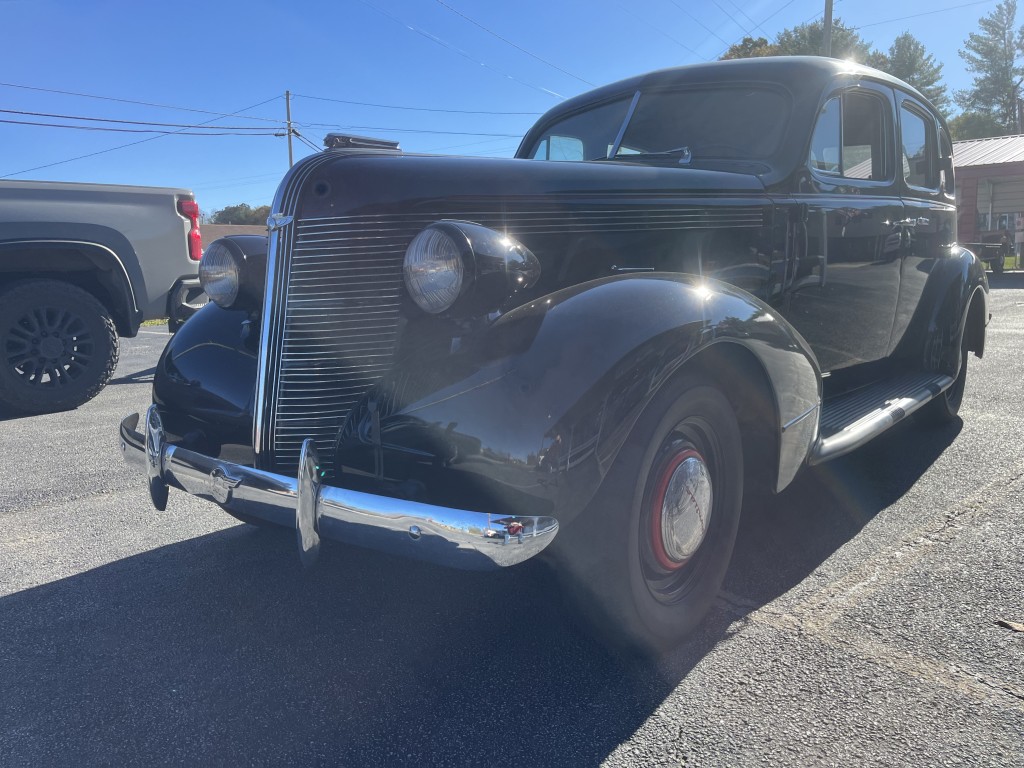 1937 Ponitac 4 dr sedan