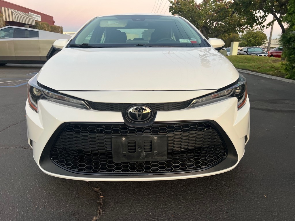 2021 Toyota Corolla LE photo 6