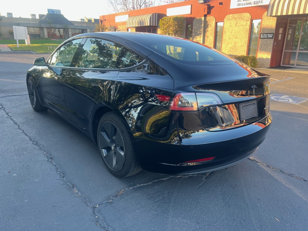 2022 Tesla Model 3 Long Range photo 4