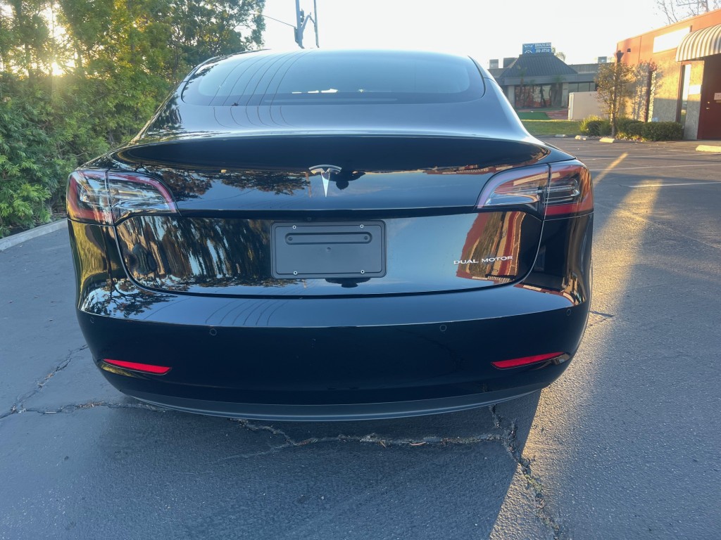 2022 Tesla Model 3 Long Range photo 9