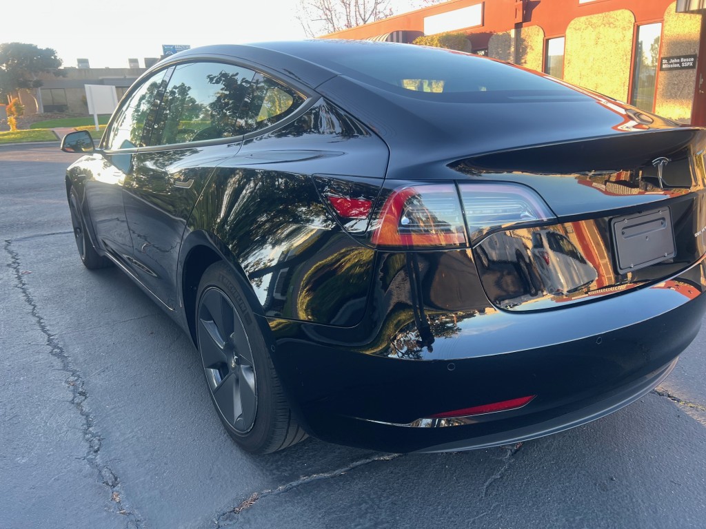 2022 Tesla Model 3 Long Range photo 10