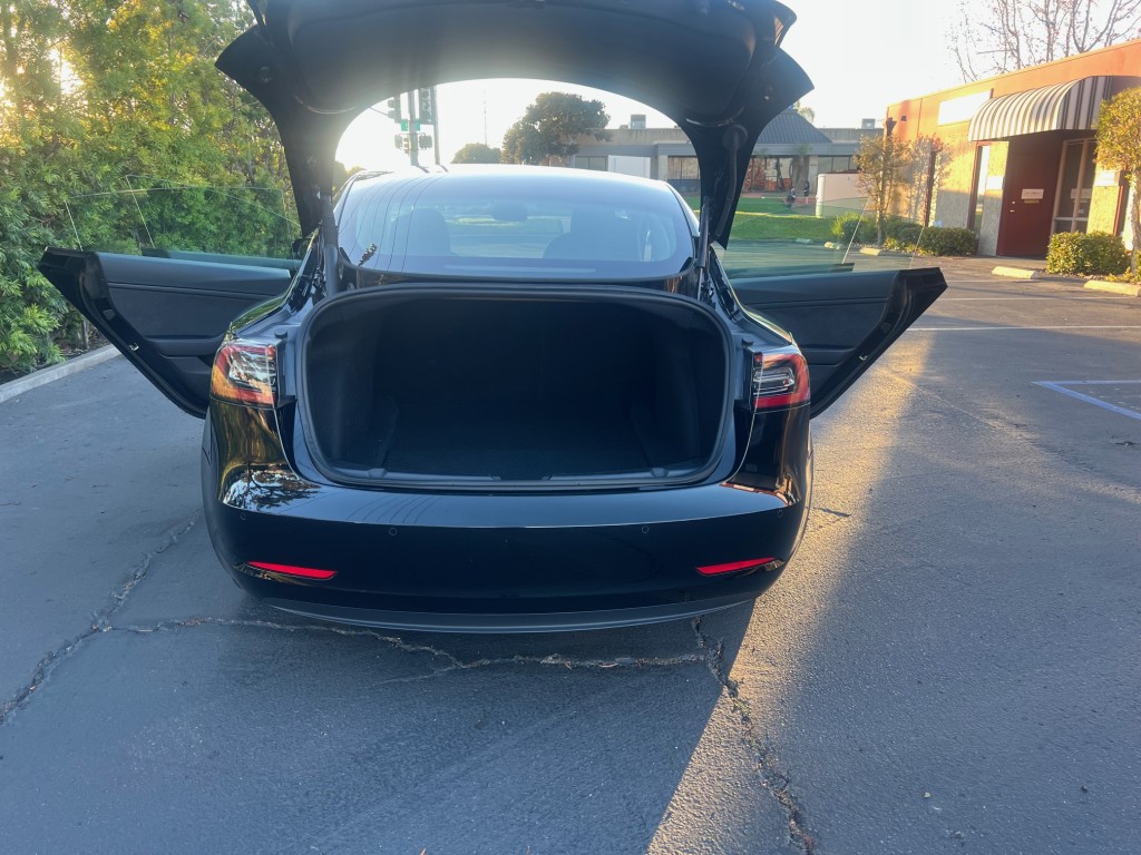 2022 Tesla Model 3 Long Range photo 16