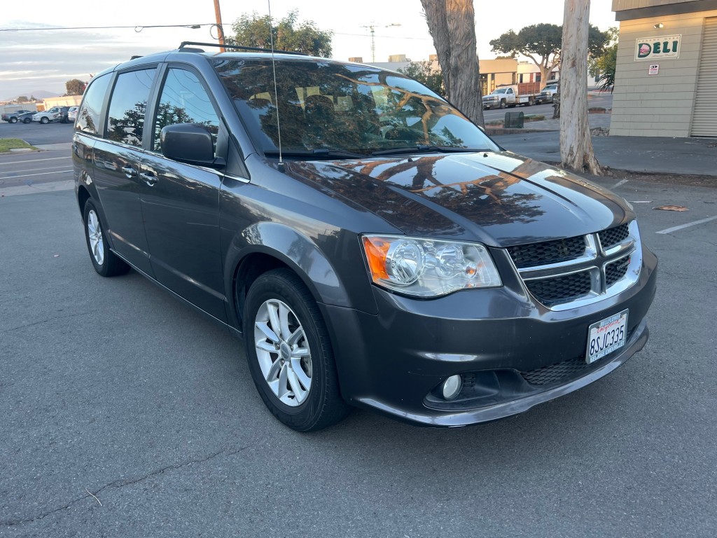 2018 Dodge Grand Caravan SXT photo 2