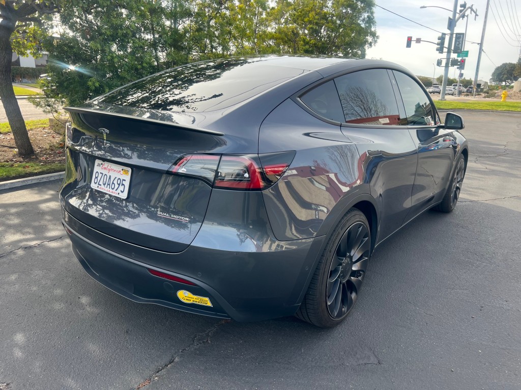 2022 Tesla Model Y Performance photo 3