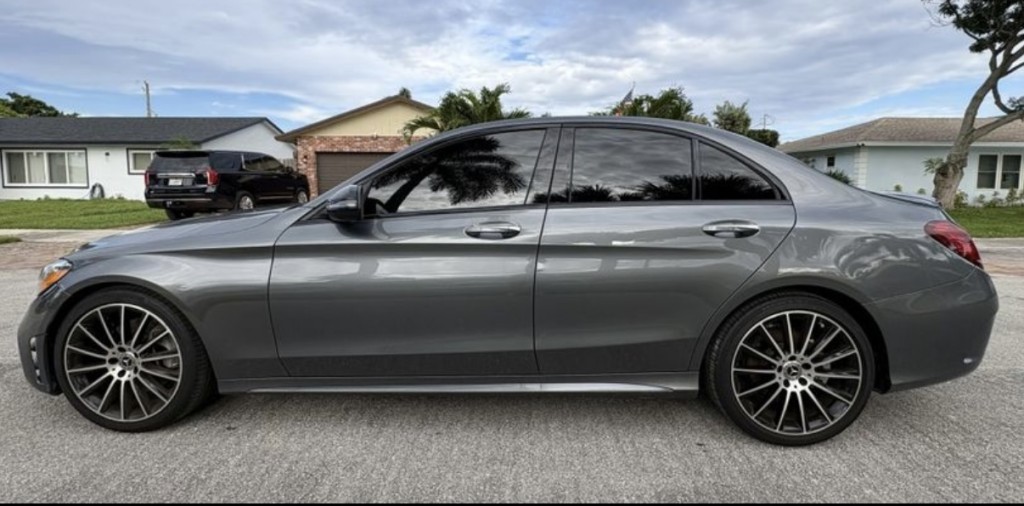 2021 Mercedes-Benz C-Class Sedan C300 photo 9