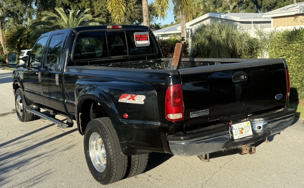 2005 Ford F-350 Super Duty Lariat photo 8