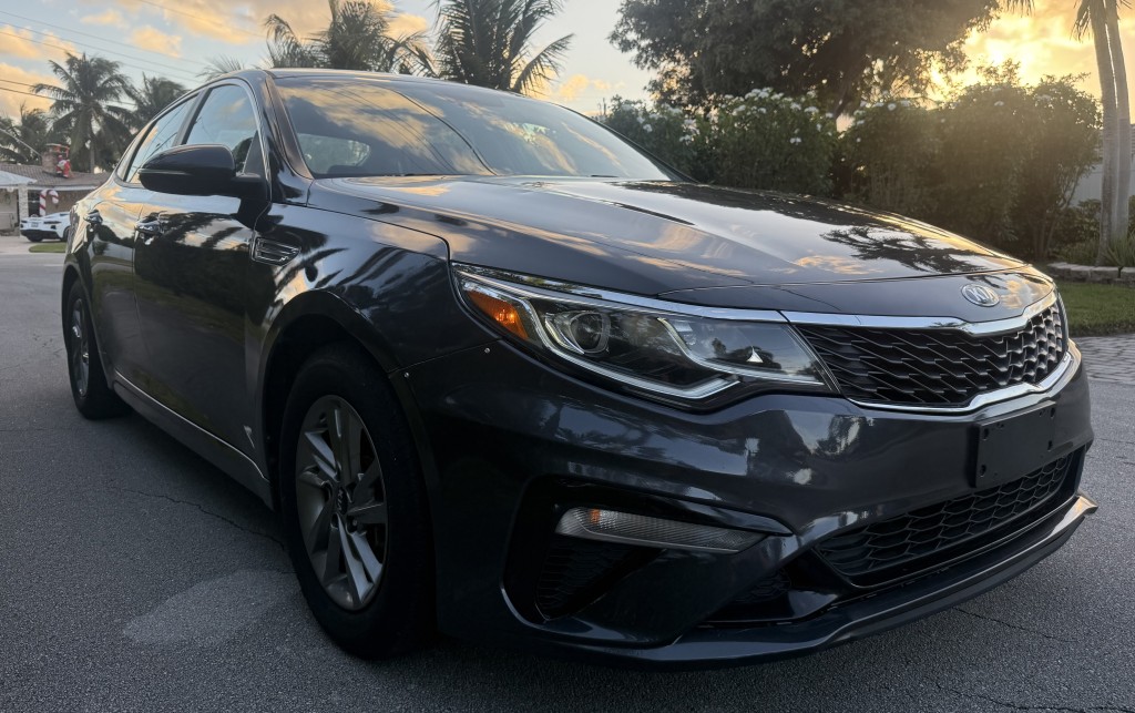 2019 Kia Optima LX photo 6