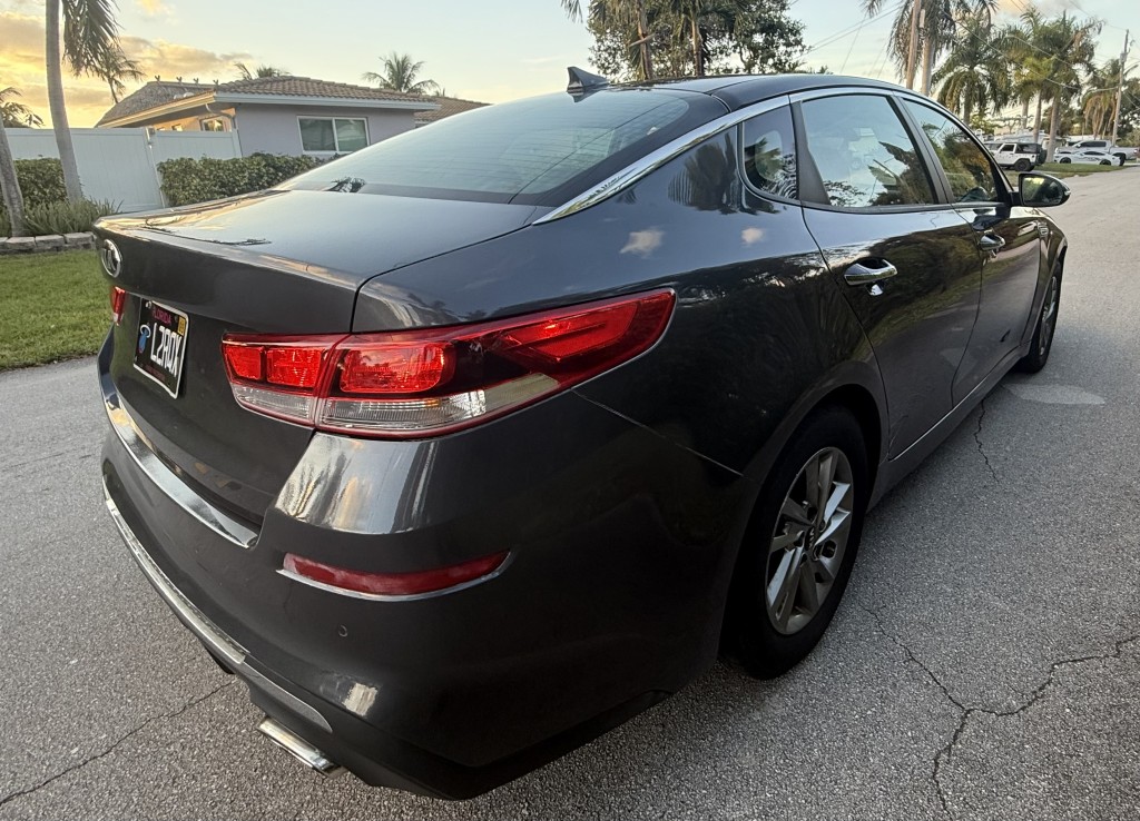 2019 Kia Optima LX photo 8