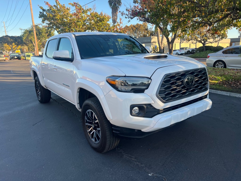 2023 Toyota Tacoma TRD Sport photo 2